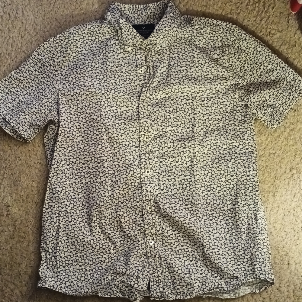 American Eagle Floral Button Up
